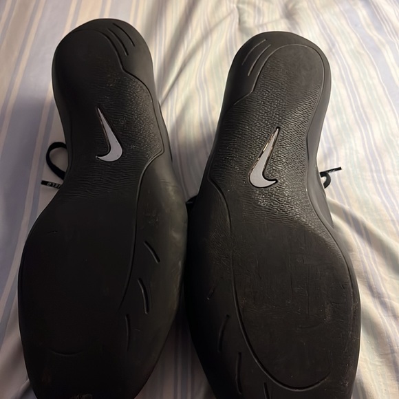 These shoes are throwing shoes for track and field. Shot put, discus throw. - Picture 2 of 3